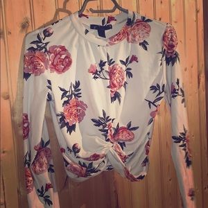 Long sleeve crop top